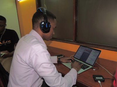 محیط توسعه نرمافزار؛ تصویر موضوعی